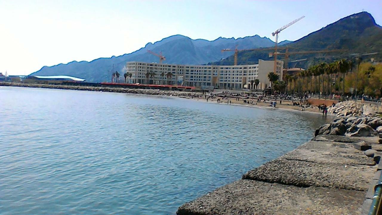 Salerno Centro Apartment Luaran gambar